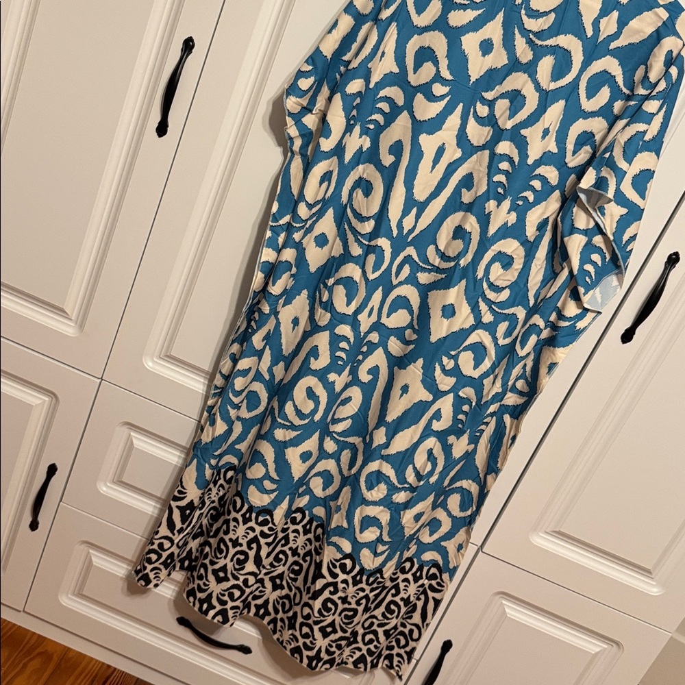 Kaftan Dress Blue and Cream Patterned V-Neck Maxi Dress - Picture 6 of 6
